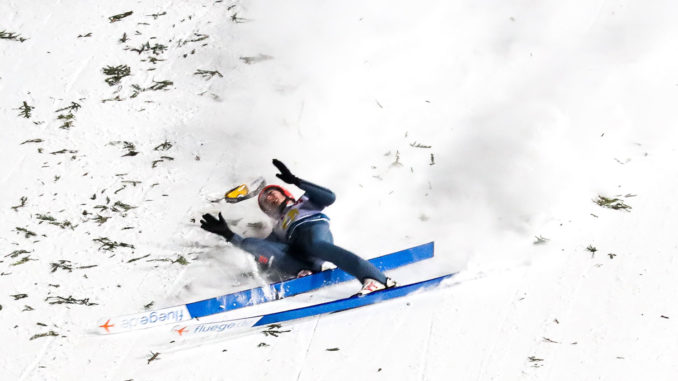 Schwerer Sturz Von David Siegel In Zakopane Skispringen Com