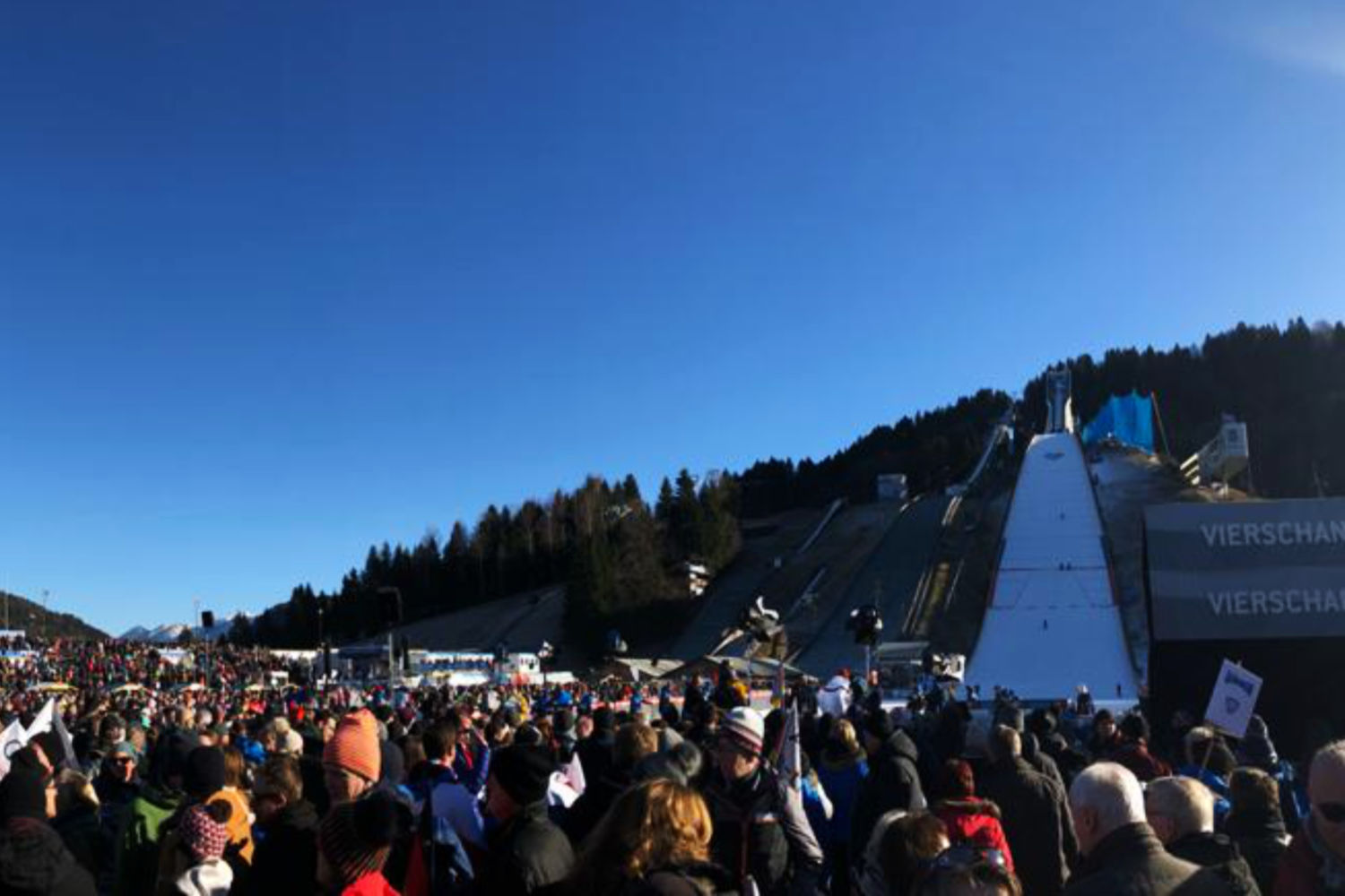 BUS SkiSpringen 4 Schanzen Tournee Oberstdorf, Garmisch