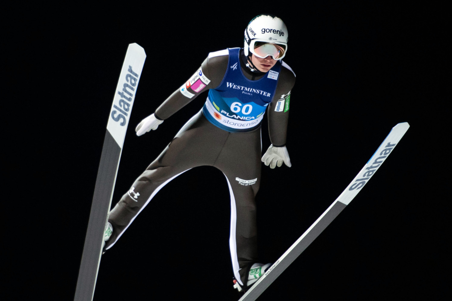 Anze Lanisek gana la calificación por primera decisión en el campeonato mundial en Planica: la cuarta de Carl Geiger